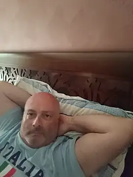 Alexis Bull online show from July 16, 1:28 pm