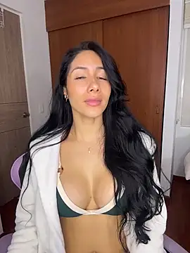 ArianaReynoldss online show from April 1, 1:41 pm