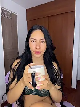 ArianaReynoldss online show from April 2, 10:35 am