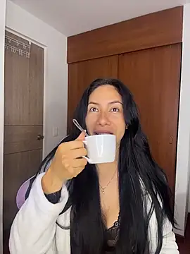 ArianaReynoldss online show from April 7, 10:48 am