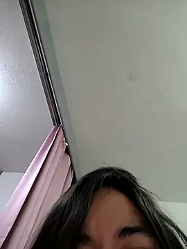 Snapshot of Yuli_Mars chatting on August 4, 12:25 am Yuli Mars online show from August 4, 12:25 am