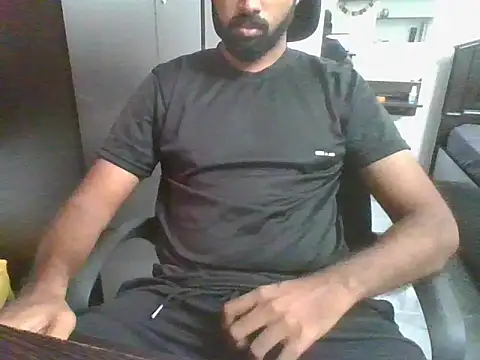 lovelyakash69 online show from January 19, 6:06 am