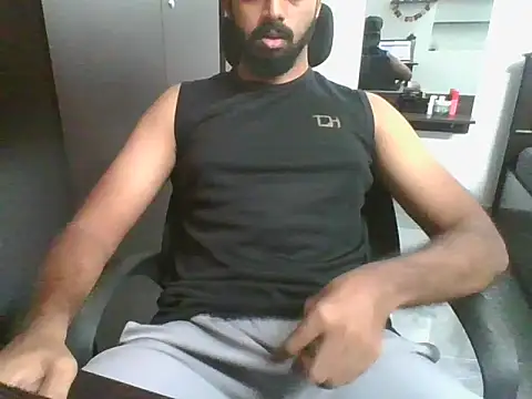 lovelyakash69 online show from June 23, 7:39 am