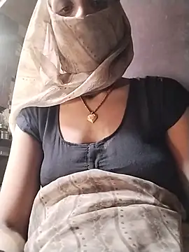 Snapshot of Soniy-Maax chatting on May 20, 7:58 am Soniy-Maax online show from May 20, 7:58 am