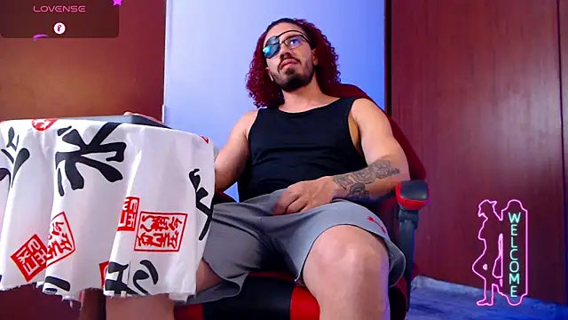 Snapshot of pirata_fitness chatting on February 12, 2:12 pm pirata fitness online show from February 12, 2:12 pm