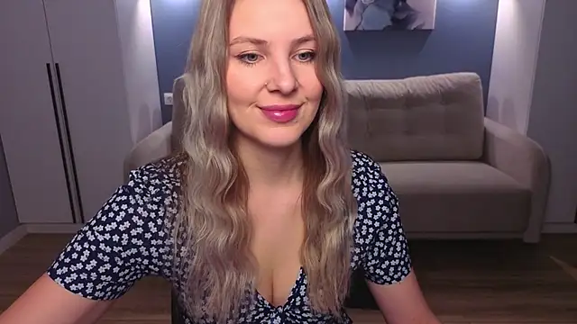 MelanieBennett online show from March 10, 6:18 am