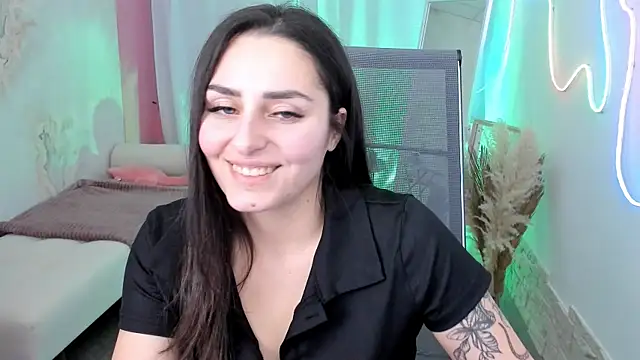 ValeriiMills online show from December 15, 2:43 pm