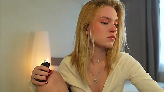 Snapshot of Cyberheart_ chatting on October 3, 12:46 pm Cyberheart online show from October 3, 12:46 pm