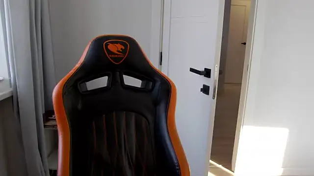 DanyDavis online show from March 6, 9:06 am