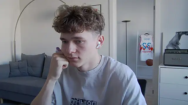 Snapshot of DanyDavis chatting on May 7, 12:54 pm DanyDavis online show from May 7, 12:54 pm