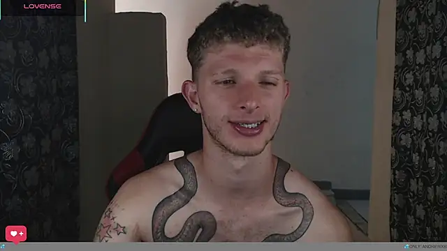 Snapshot of andrewxbi chatting on July 6, 2:25 pm andrewxbi online show from July 6, 2:25 pm