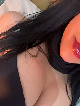 QueenLujaine online show from April 12, 6:51 am