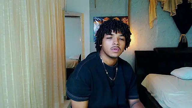 Snapshot of black_king_241 chatting on October 1, 3:01 am black king 241 online show from October 1, 3:01 am