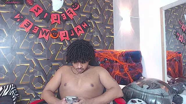 Snapshot of black_king_241 chatting on October 20, 3:40 am black king 241 online show from October 20, 3:40 am