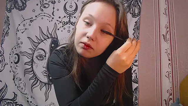 Snapshot of Thighswithspikes chatting on September 19, 8:05 am Thighswithspikes online show from September 19, 8:05 am