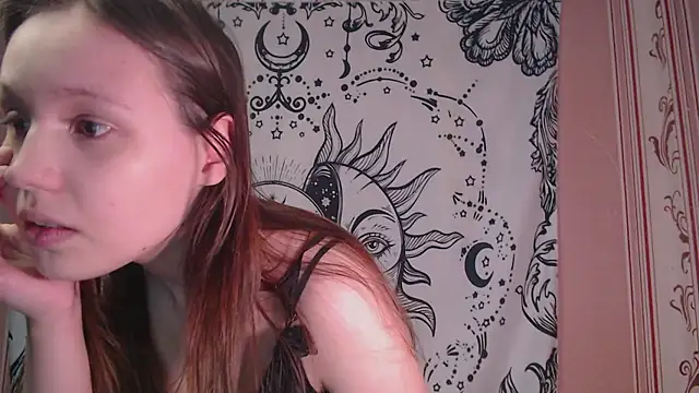 Snapshot of Thighswithspikes chatting on January 14, 8:20 am Thighswithspikes online show from January 14, 8:20 am