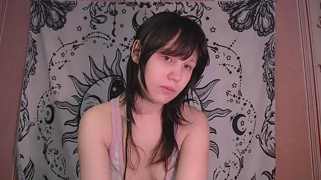 Snapshot of Thighswithspikes chatting on February 18, 7:26 am Thighswithspikes online show from February 18, 7:26 am