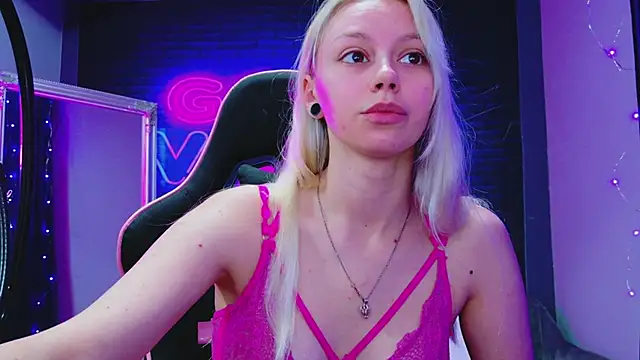 AlessiaCroft online show from February 14, 5:04 am