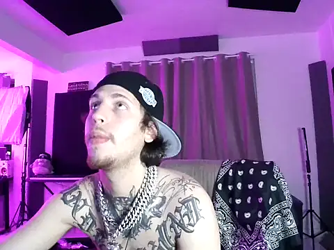 Snapshot of bigrosa21cm chatting on November 20, 11:15 pm bigrosa21cm online show from November 20, 11:15 pm