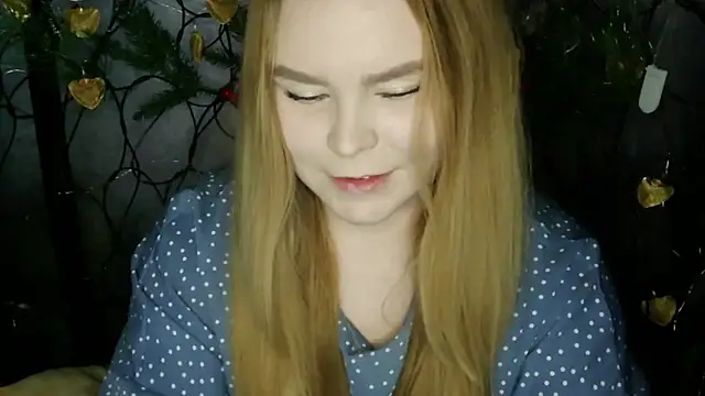 Snapshot of blushing_star chatting on February 14, 8:22 am blushing star online show from February 14, 8:22 am