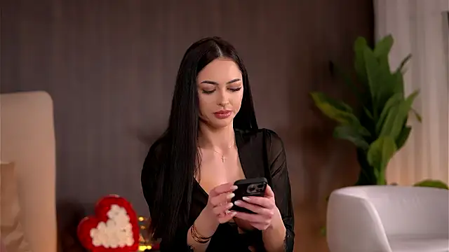 ChloeDevine online show from March 11, 5:35 am