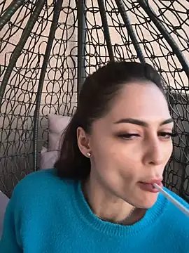 ChloeDevine online show from April 16, 5:14 pm