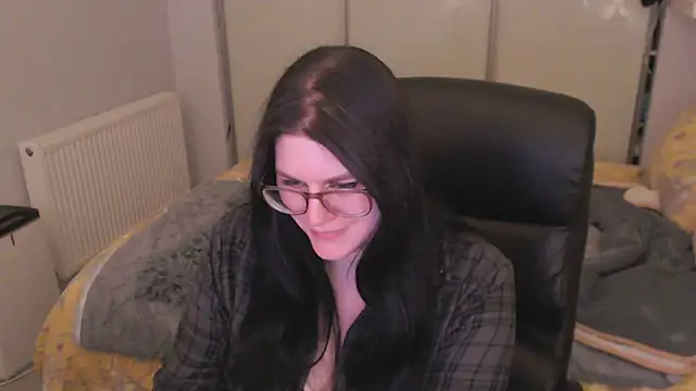 GothSuccubusBabe online show from April 4, 8:50 pm