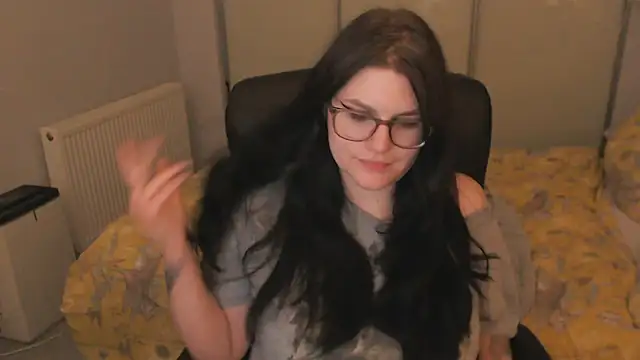 Snapshot of GothSuccubusBabe chatting on May 21, 9:11 pm GothSuccubusBabe online show from May 21, 9:11 pm
