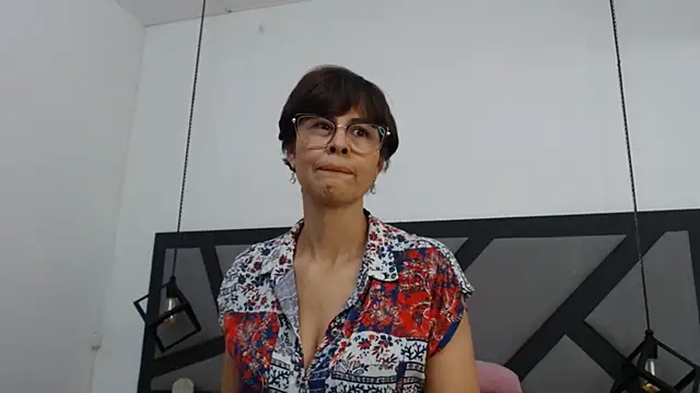 amanda ramirez online show from June 30, 6:42 pm