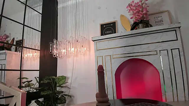 Snapshot of floraginette chatting on February 9, 6:01 pm floraginette online show from February 9, 6:01 pm