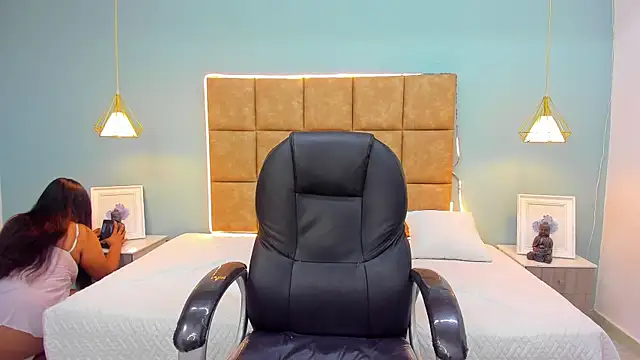 Snapshot of NaniXoxo18 chatting on November 10, 12:59 pm NaniXoxo18 online show from November 10, 12:59 pm