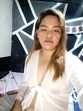 Pinaymiccah26 online show from December 22, 2:25 pm