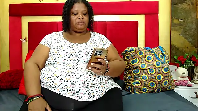 Snapshot of Exoticbigmandy chatting on June 25, 2:21 pm Exoticbigmandy online show from June 25, 2:21 pm