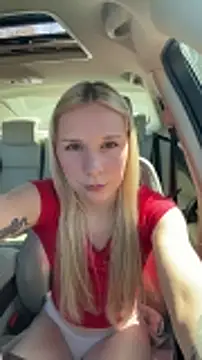 Snapshot of SabrinaRosed chatting on April 20, 11:35 am SabrinaRosed online show from April 20, 11:35 am