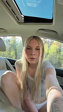 Snapshot of SabrinaRosed chatting on April 30, 3:29 pm SabrinaRosed online show from April 30, 3:29 pm