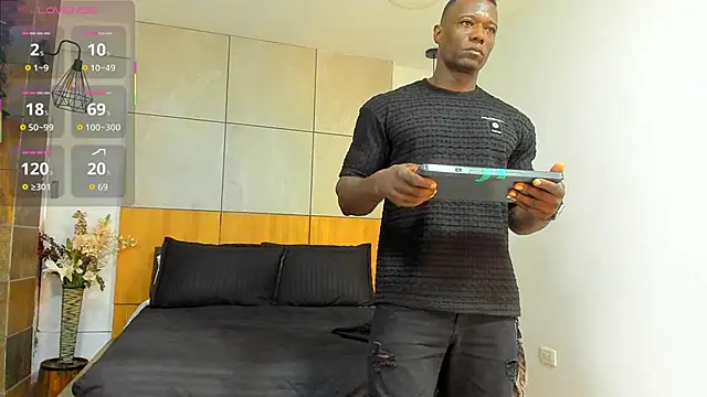 Snapshot of MarcusBlack_ chatting on February 23, 11:51 am MarcusBlack online show from February 23, 11:51 am