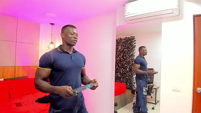 Snapshot of MarcusBlack_ chatting on February 25, 11:53 am MarcusBlack online show from February 25, 11:53 am