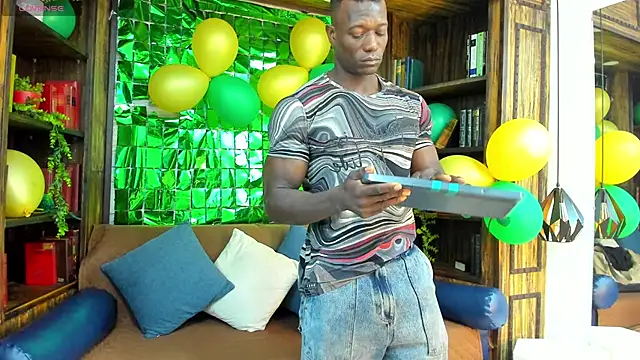 Snapshot of MarcusBlack_ chatting on March 19, 11:47 am MarcusBlack online show from March 19, 11:47 am