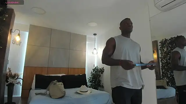 Snapshot of MarcusBlack_ chatting on April 25, 12:19 pm MarcusBlack online show from April 25, 12:19 pm