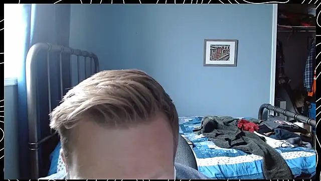 Snapshot of lustylyndon chatting on December 13, 7:53 pm lustylyndon online show from December 13, 7:53 pm