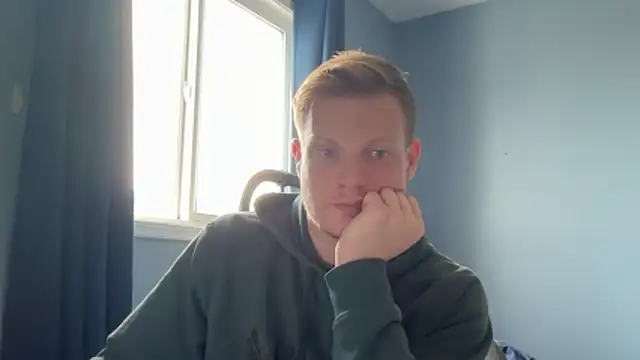 Snapshot of lustylyndon chatting on January 5, 6:11 pm lustylyndon online show from January 5, 6:11 pm