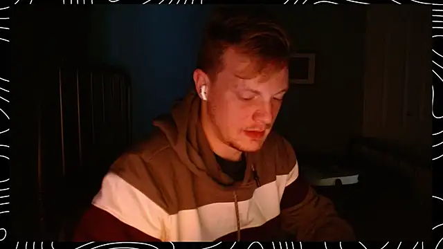 Snapshot of lustylyndon chatting on January 11, 6:02 pm lustylyndon online show from January 11, 6:02 pm