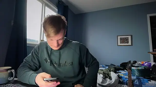 lustylyndon online show from April 8, 1:55 pm