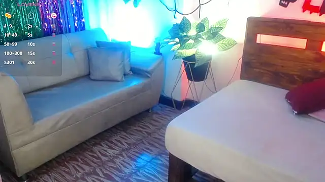 Snapshot of Yeseniaa25_ chatting on October 10, 3:33 pm Yeseniaa25  online show from October 10, 3:33 pm