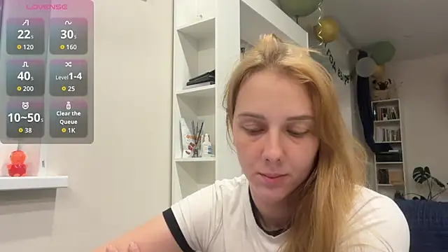 Snapshot of Aggy_Ann chatting on May 11, 7:00 pm Aggy Ann online show from May 11, 7:00 pm
