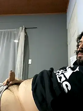 Snapshot of uto857 chatting on September 28, 1:00 am uto857 online show from September 28, 1:00 am