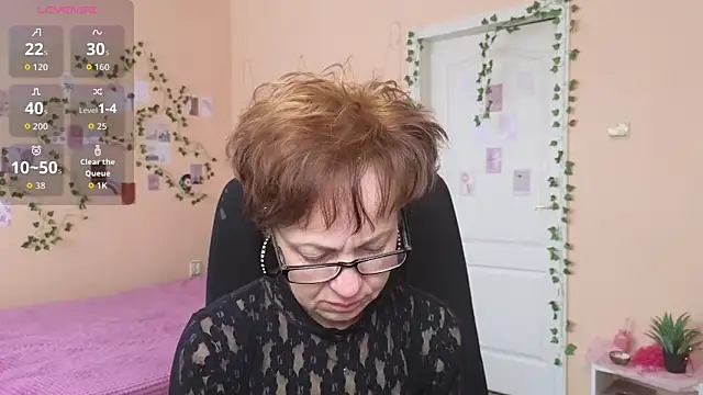 Snapshot of Ronda_Roni chatting on February 3, 6:40 am Ronda Roni online show from February 3, 6:40 am