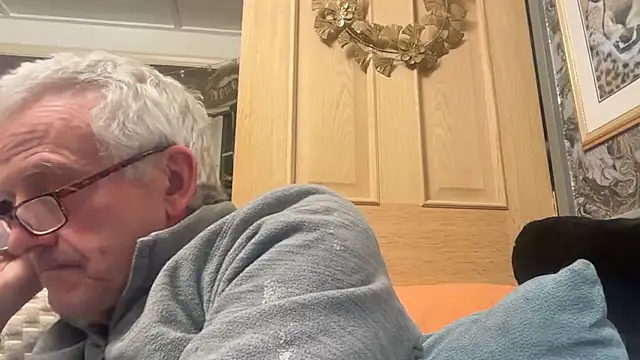 poggles online show from October 27, 10:36 pm