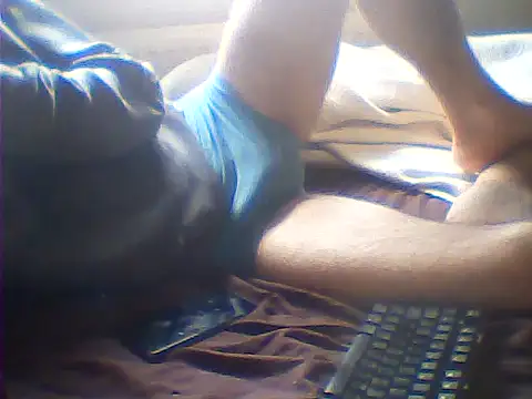 Snapshot of rimbaud77 chatting on May 4, 9:27 am rimbaud77 online show from May 4, 9:27 am