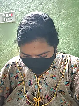 Liyaa 24 online show from February 5, 12:15 am